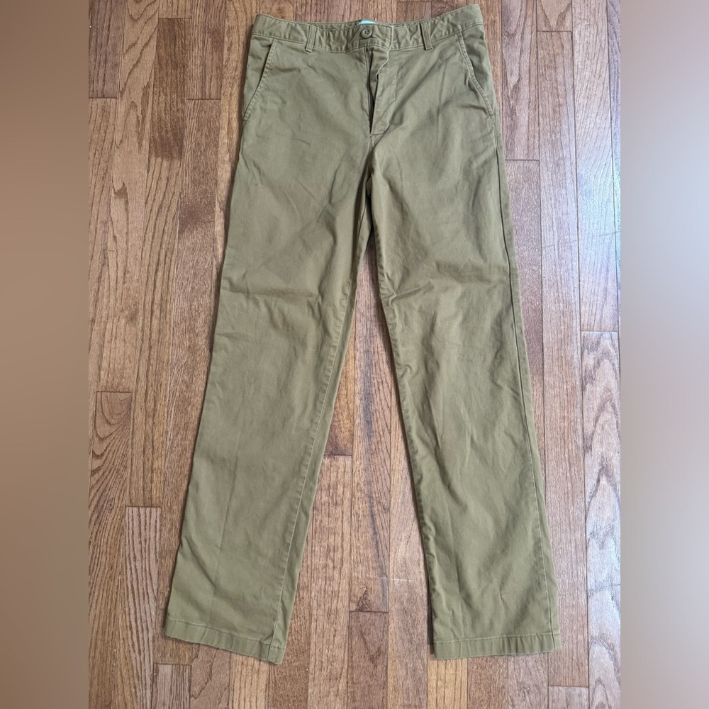 Size 16, kids khakis. Worn 2x.